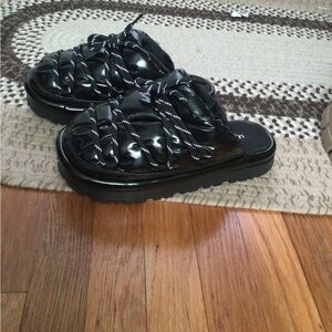 UGG high shine Spaceslider